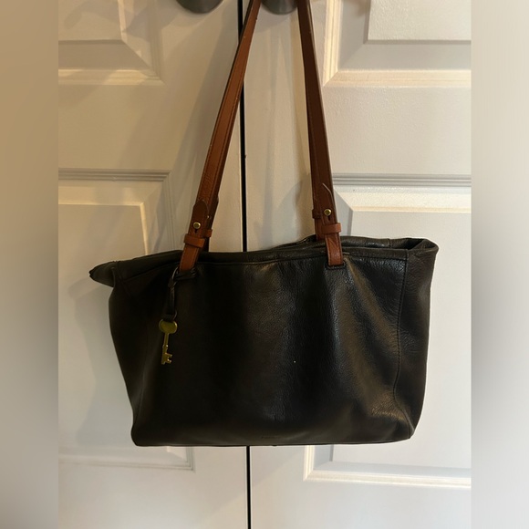 Black leather Fossil purse - Picture 2 of 9